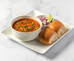 Flavorful pav bhaji with butter